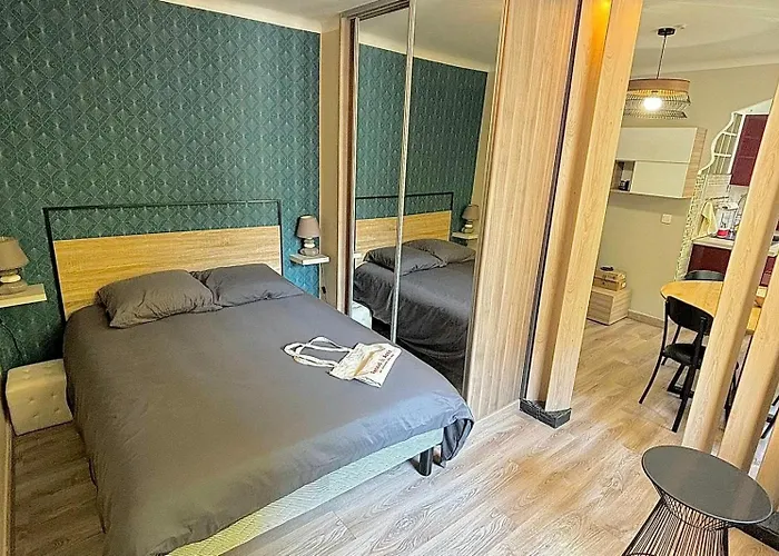 Cosy One Bedroom To 니스