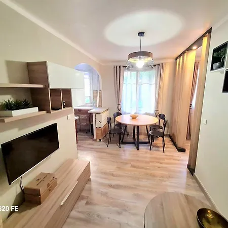 Cosy One Bedroom To Apartment Nice